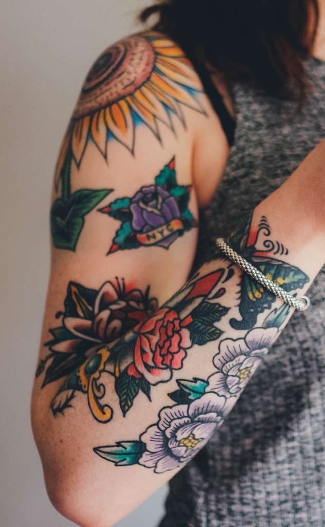 omuz dövme modeli kadın